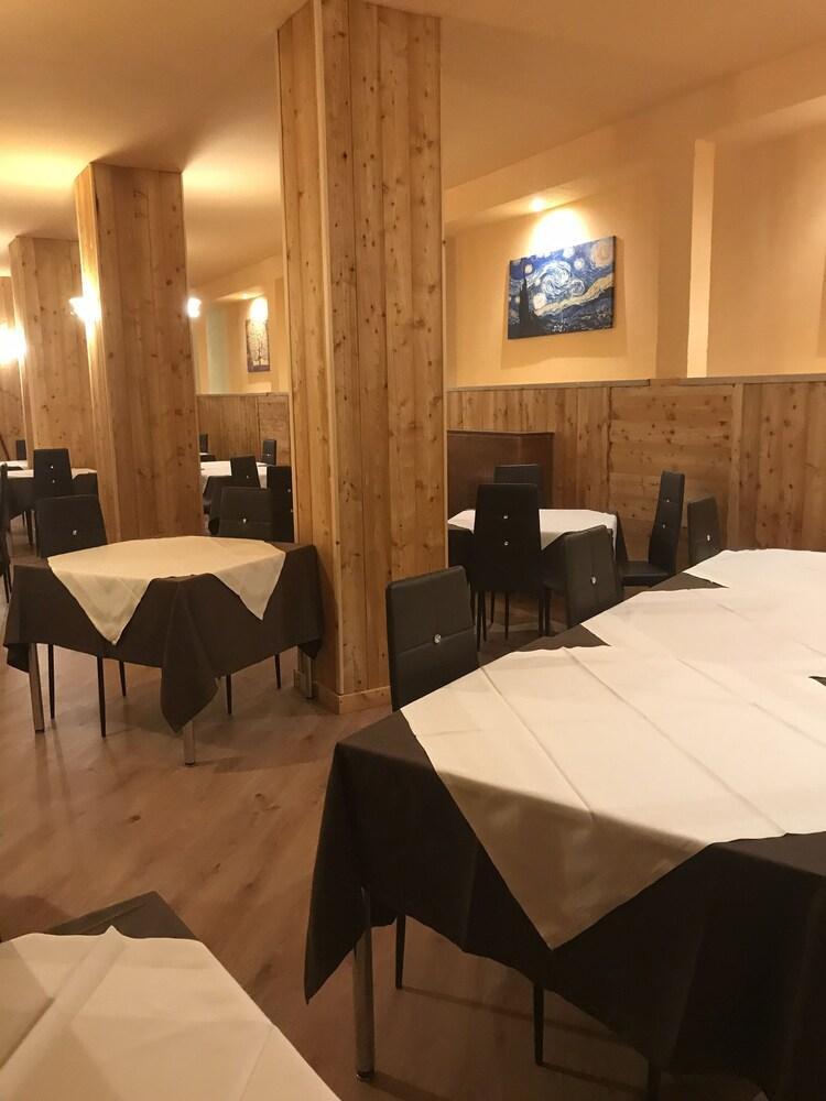 露台酒店 Oulx 外观 照片